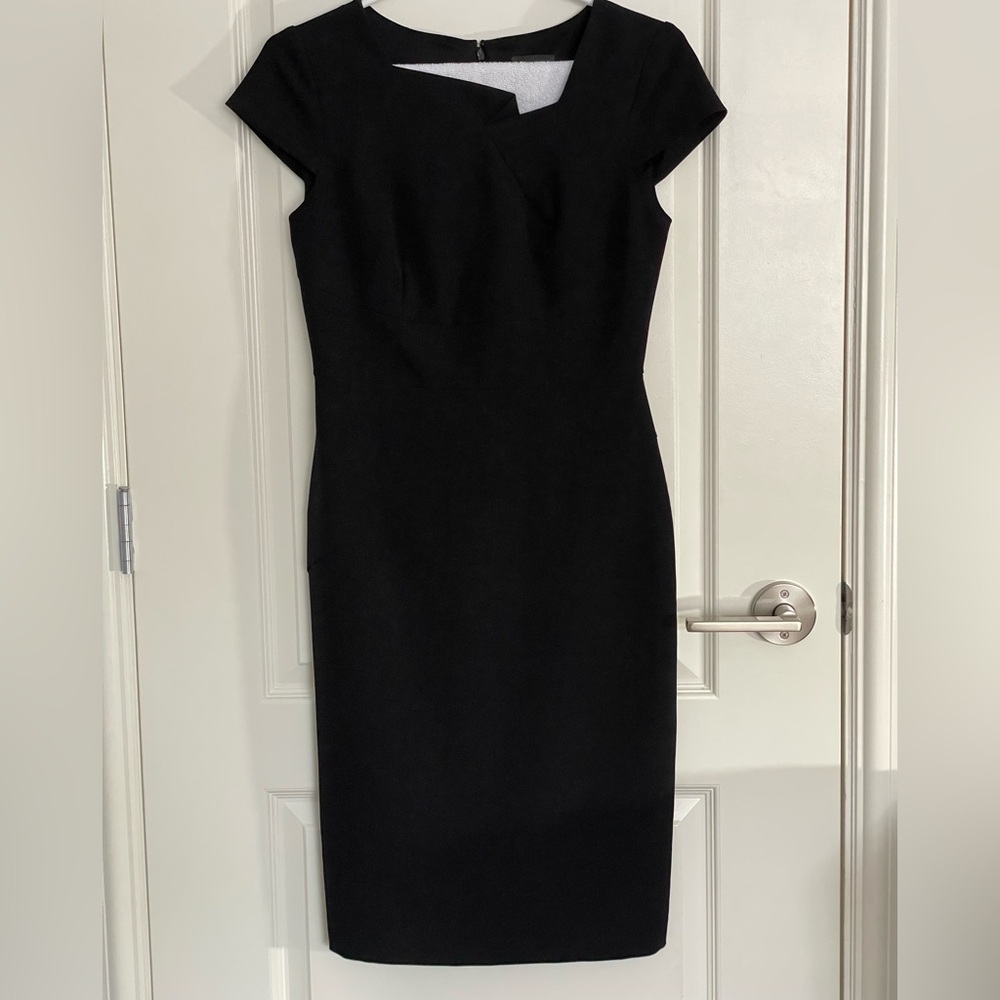 ADRIANNA PAPELL Black Asymmetrical Cap Sleeve Sheath Dress Size 2